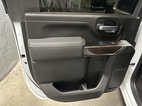 Used 2023 GMC Sierra 2500 SLE w/ SLE Convenience Package image 12