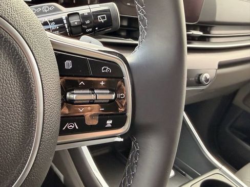 New 2026 Kia Carnival EX image 15