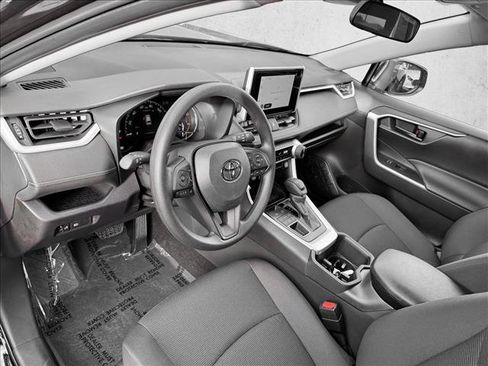 Used 2025 Toyota RAV4 LE image 10