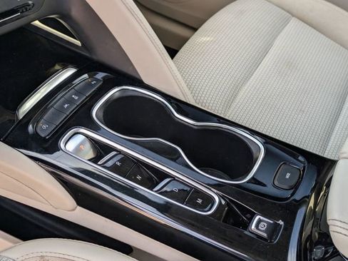 Used 2023 Buick Envision Preferred image 25