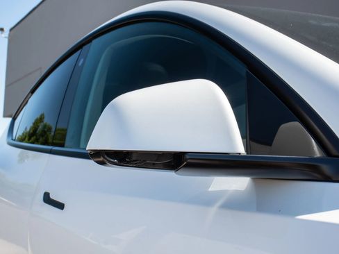 Used 2021 Tesla Model Y Long Range image 29