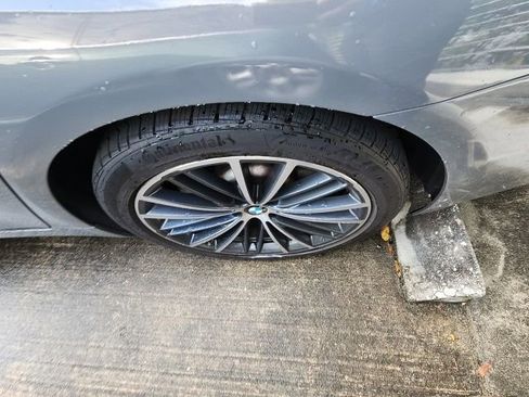 Used 2021 BMW 530i w/ Premium Package image 10