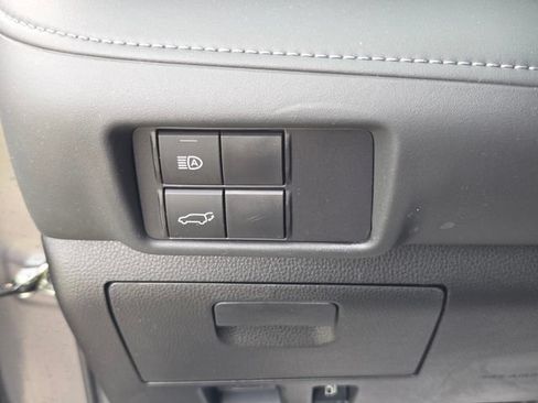 Used 2022 Toyota Highlander XSE AWD/4WD image 25