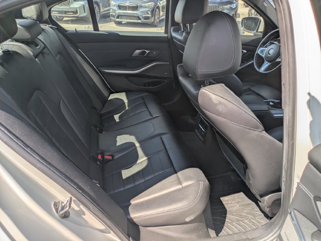 Used 2020 BMW 330i Sedan w/ M Sport Package RWD image 22