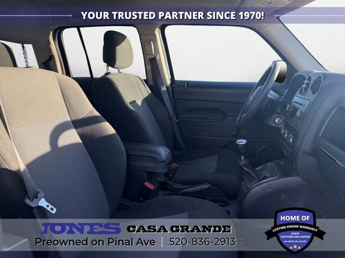 Used 2017 Jeep Patriot Sport image 15