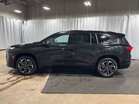 Certified 2025 Buick Enclave Sport Touring w/ Power Package image 8