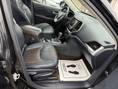 Used 2014 Jeep Cherokee Limited w/ Technology Group FWD image 17