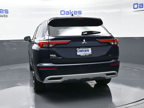 Used 2022 Mitsubishi Outlander SE image 7