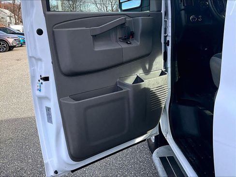 Used 2024 Chevrolet Express 2500 w/ Driver Convenience Package image 9