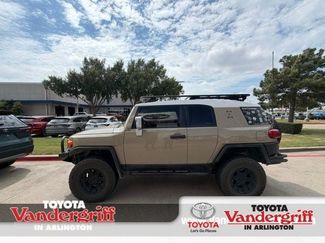 Used 2013 Toyota FJ Cruiser 4WD w/ Convenience Pkg video 1