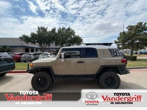 Used 2013 Toyota FJ Cruiser 4WD w/ Convenience Pkg image 1
