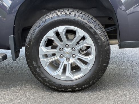 Used 2024 Chevrolet Silverado 1500 LTZ w/ Z71 Off-Road Package AWD/4WD image 12
