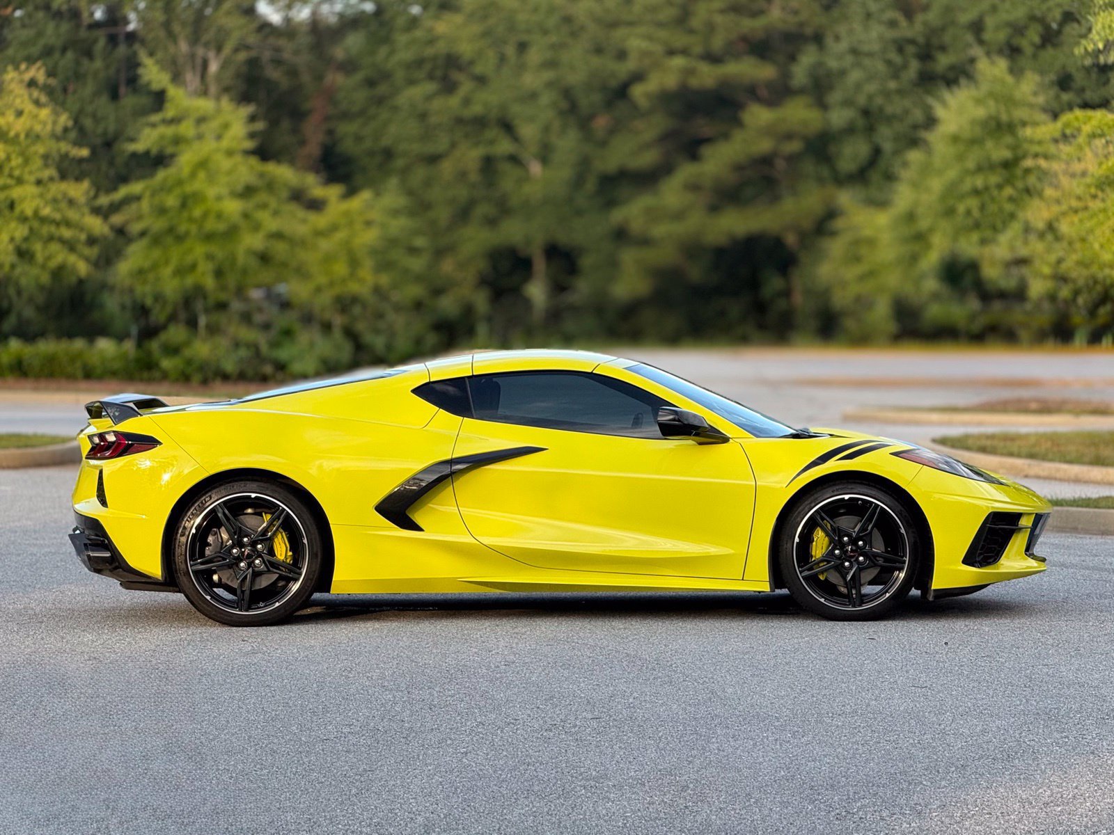 Used 2021 Chevrolet Corvette Stingray Preferred Cpe w/ Battery Protection Package RWD image 12