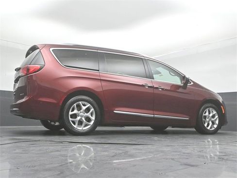 Used 2020 Chrysler Pacifica Limited w/ Advanced Safetytec Group image 42
