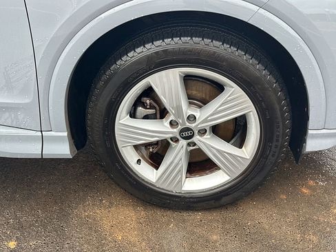 Used 2022 Audi Q4 e-tron Premium image 12