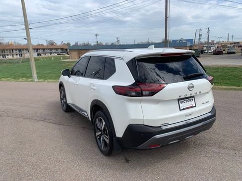 Used 2023 Nissan Rogue SL w/ SL Premium Package image 5