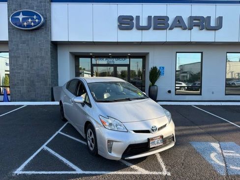 Used 2015 Toyota Prius Four FWD image 1