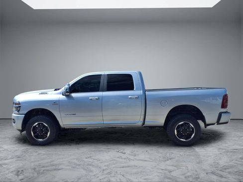 Used 2026 RAM 2500 Laramie AWD/4WD image 4