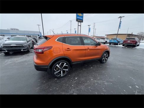 Used 2021 Nissan Rogue Sport SL w/ Premium Package image 8