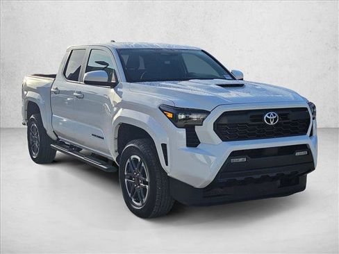 Used 2024 Toyota Tacoma TRD Sport AWD/4WD image 3
