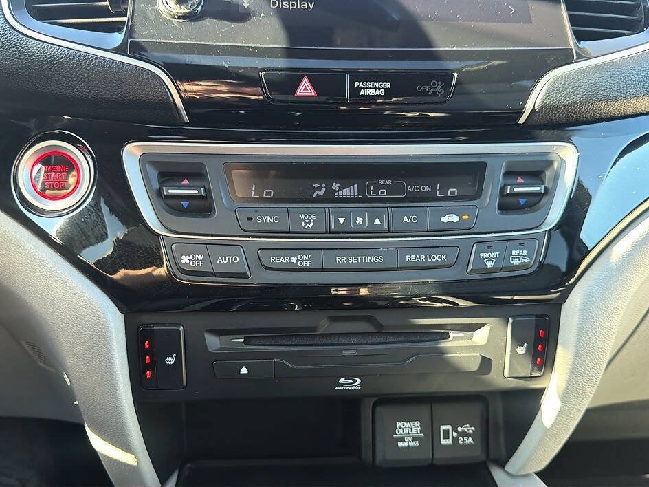 Used 2019 Honda Pilot Touring image 12