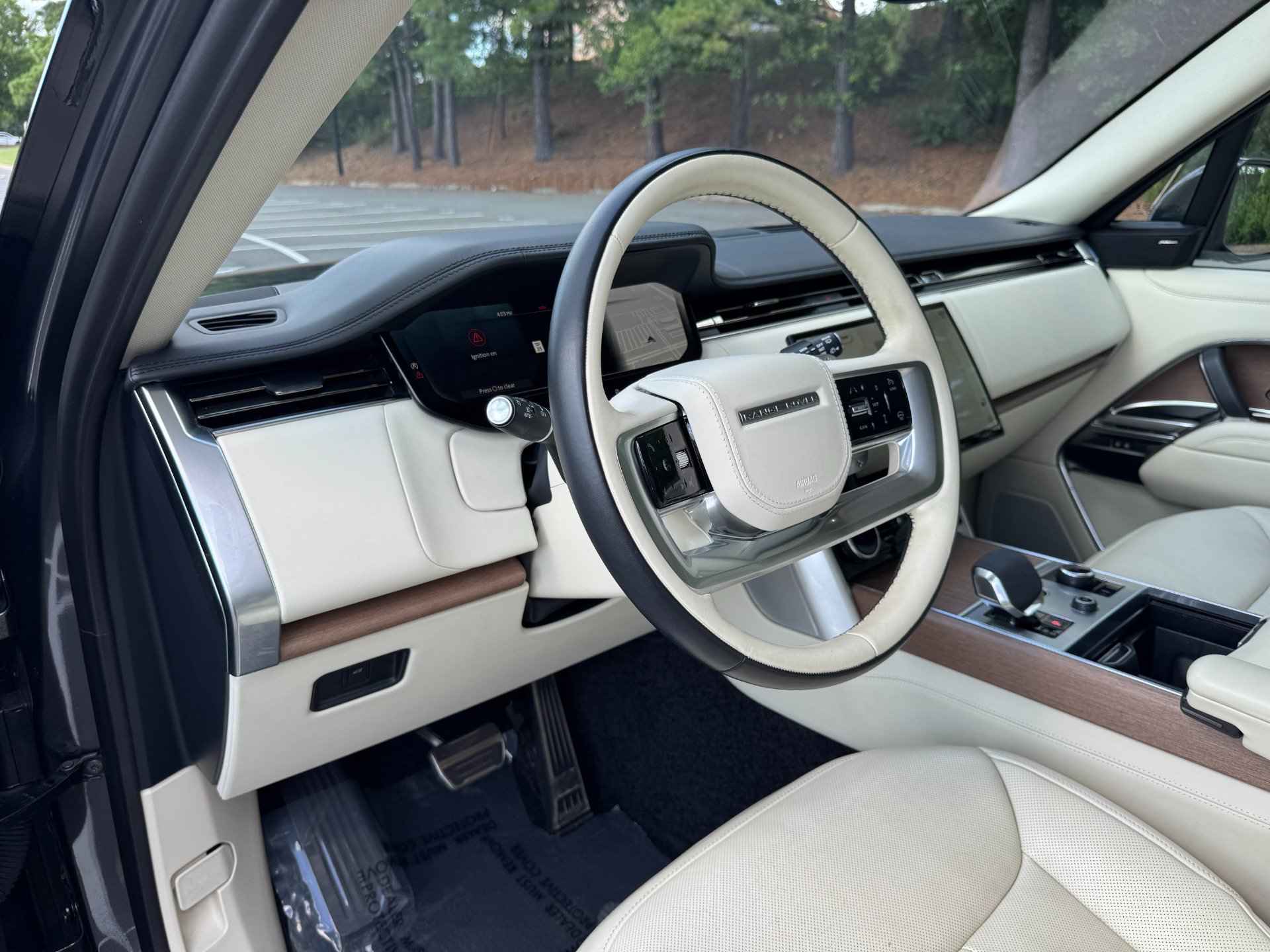 Used 2023 Land Rover Range Rover SE AWD/4WD image 32