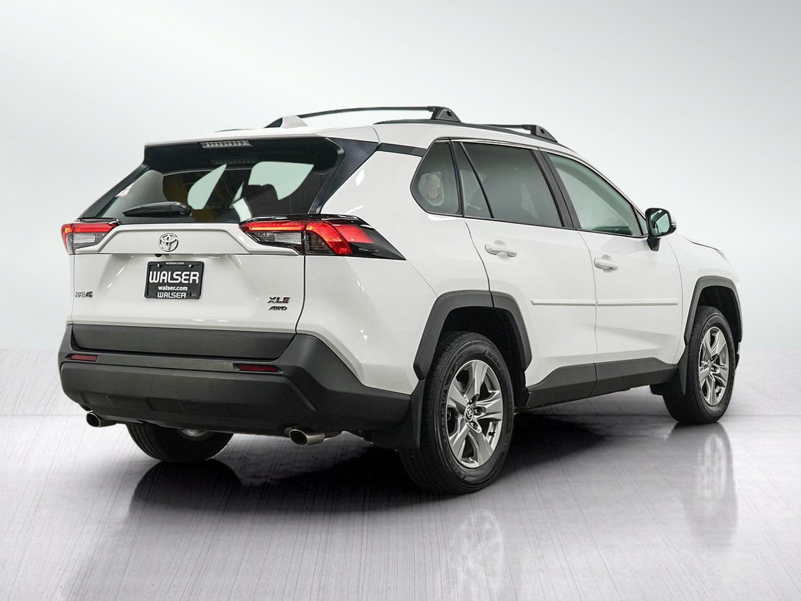 Used 2024 Toyota RAV4 XLE AWD/4WD image 5