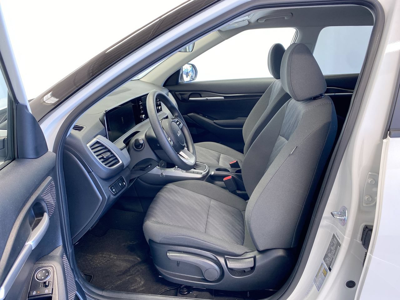 Certified 2026 Kia Seltos LX AWD/4WD image 16