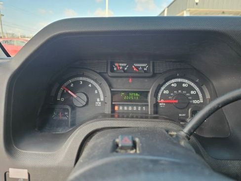 Used 2016 Ford E-350 and Econoline 350 Super Duty w/ Power Windows & Locks Group image 12