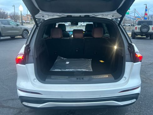 New 2026 Lincoln Nautilus Reserve w/ Jet Appearance Package image 5