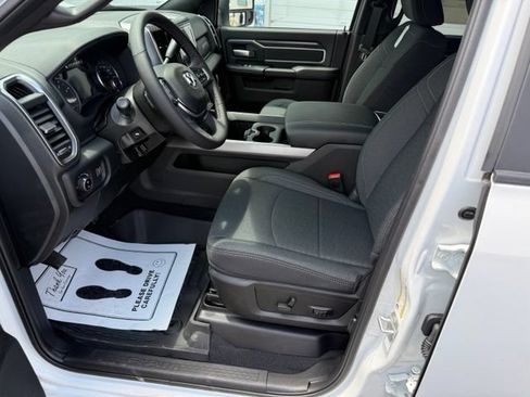 New 2026 RAM 2500 Big Horn AWD/4WD image 25