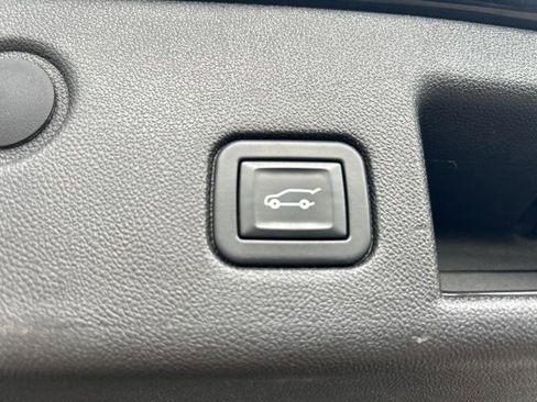 Used 2020 Chevrolet Equinox LT image 36