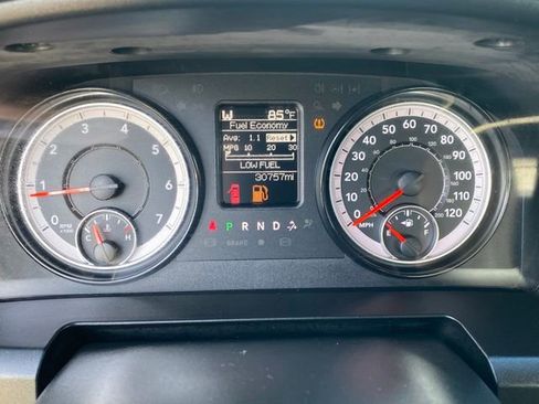 Used 2022 RAM 1500 Tradesman w/ Chrome Appearance Group RWD image 20