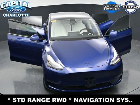 Used 2024 Tesla Model Y 2WD image 28