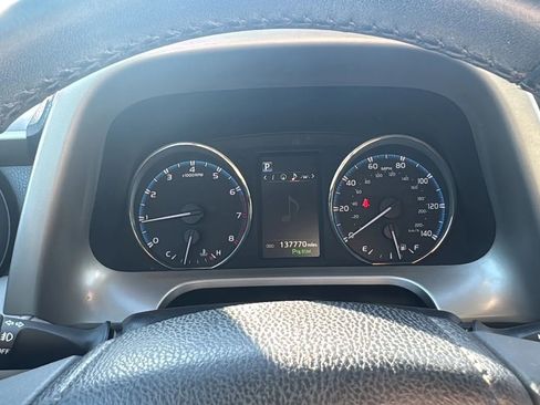 Used 2018 Toyota RAV4 Limited image 22