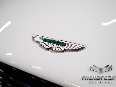 Used 2018 Aston Martin DB11 Coupe image 11