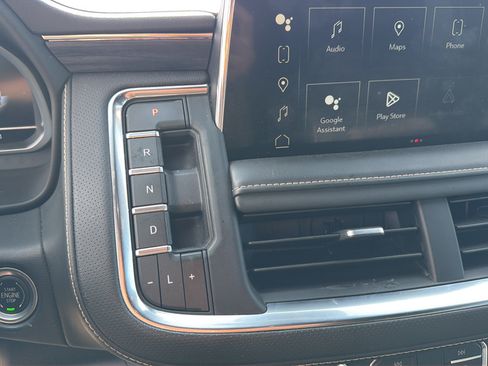 Used 2023 GMC Yukon SLT w/ SLT Luxury Package RWD image 21