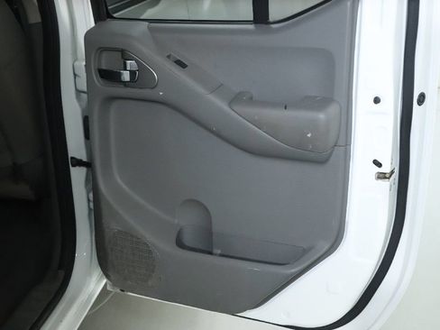Certified 2021 Nissan Frontier SV RWD image 29