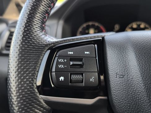 Used 2025 Honda Ridgeline Black Edition image 17