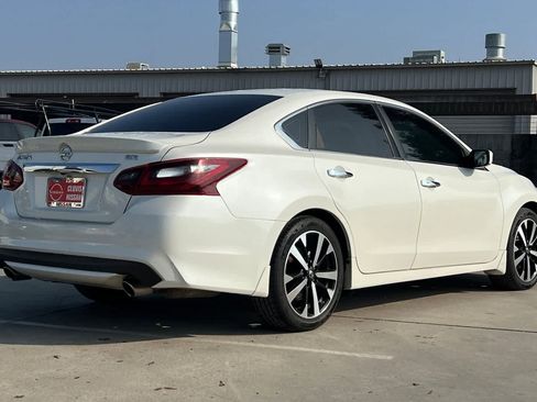 Used 2018 Nissan Altima 2.5 SR image 3