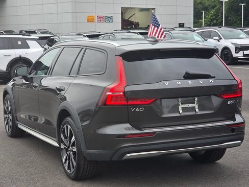 Used 2024 Volvo V60 B5 Cross Country Ultimate AWD/4WD image 6
