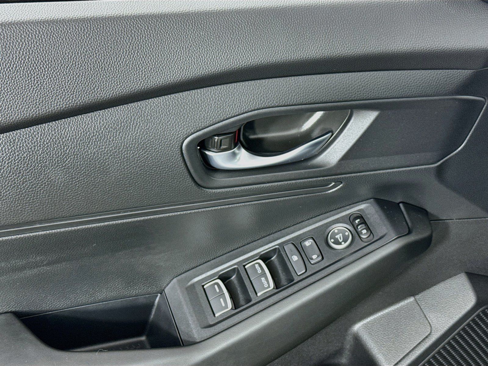 Certified 2025 Honda Accord LX image 20