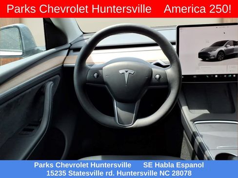 Used 2024 Tesla Model Y Long Range AWD/4WD image 22