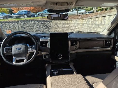 Used 2022 Ford Expedition Limited image 20