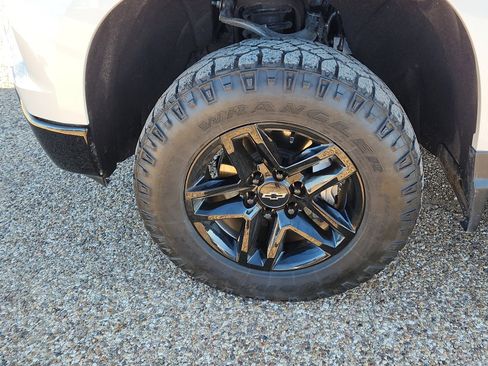 Used 2023 Chevrolet Silverado 1500 LT Trail Boss image 7