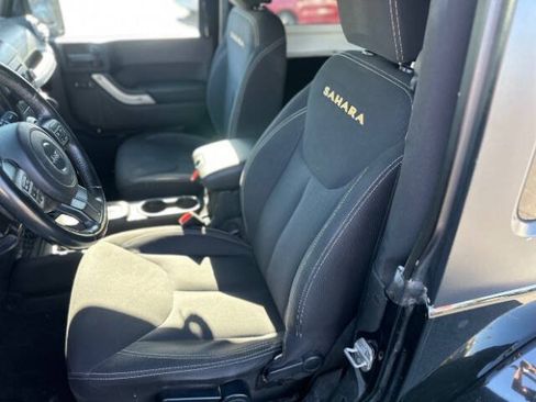 Used 2015 Jeep Wrangler Sahara w/ Connectivity Group AWD/4WD image 11