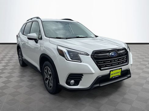 Used 2022 Subaru Forester Premium w/ Popular Package #1 AWD/4WD image 3
