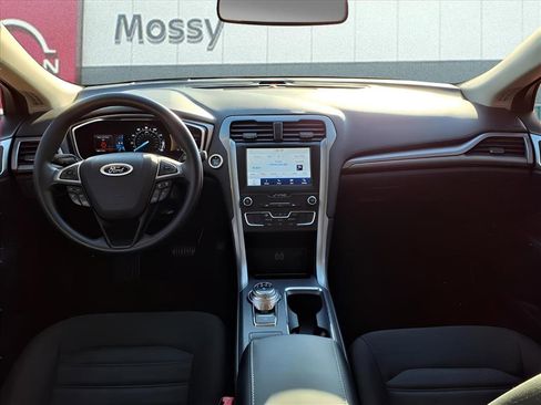 Used 2020 Ford Fusion SE image 14