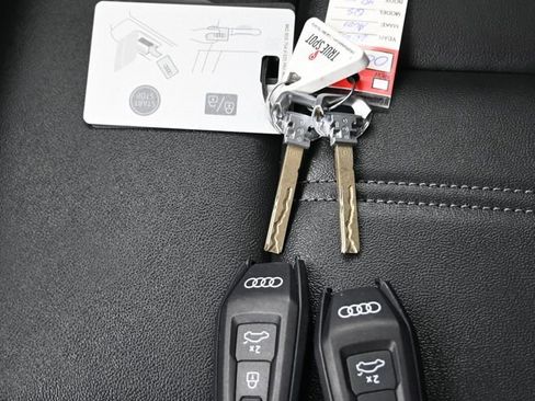 Used 2025 Audi Q5 Premium w/ Convenience Package AWD/4WD image 32