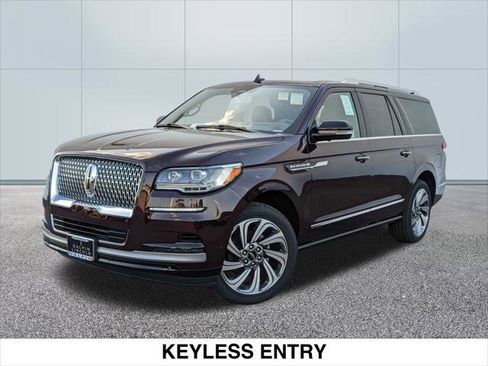 Used 2024 Lincoln Navigator L Reserve image 2